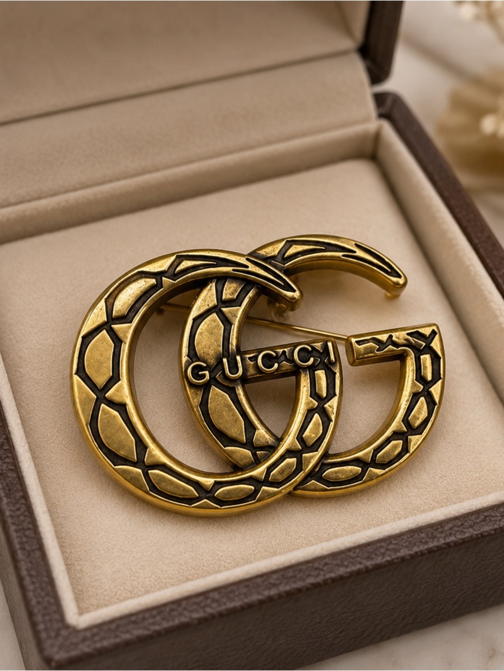 Gucci stamped Gold Double G Snake-Pattern Brooch
